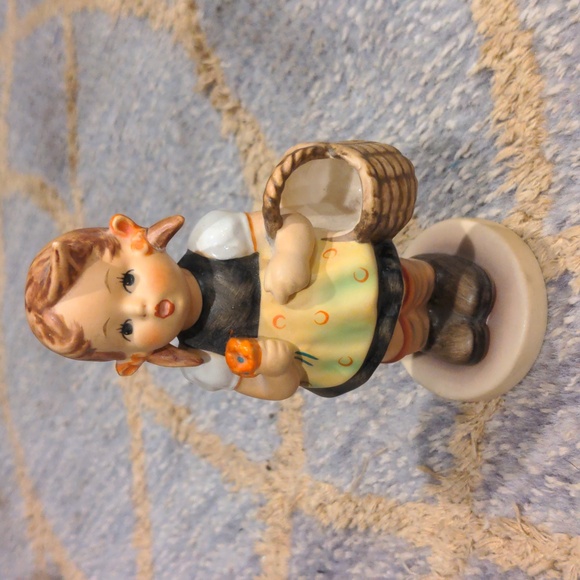 Goebel Hummel Figures, Doll Mother and Sister TMK 6 - Picture 9 of 16